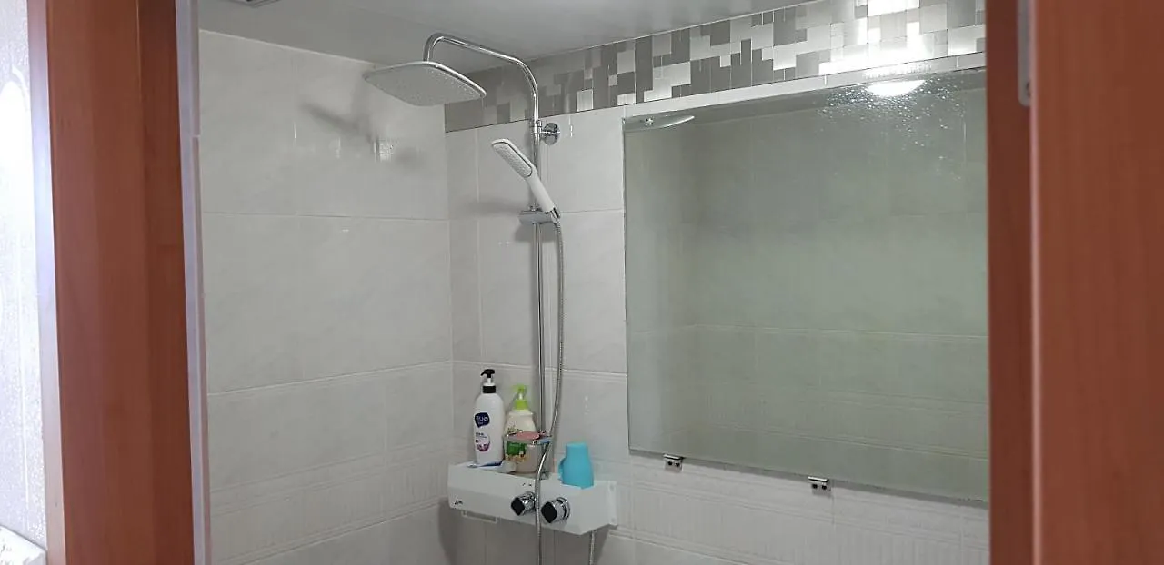بيت شباب Jun House جيجو 0*,