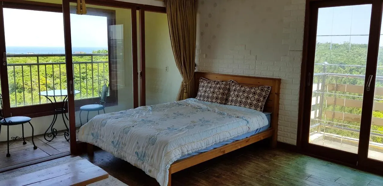 Ostello Jun House Jeju 0*,  Corea del Sud