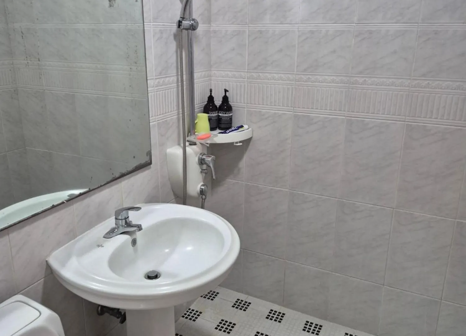 بيت شباب Jun House جيجو 0*,