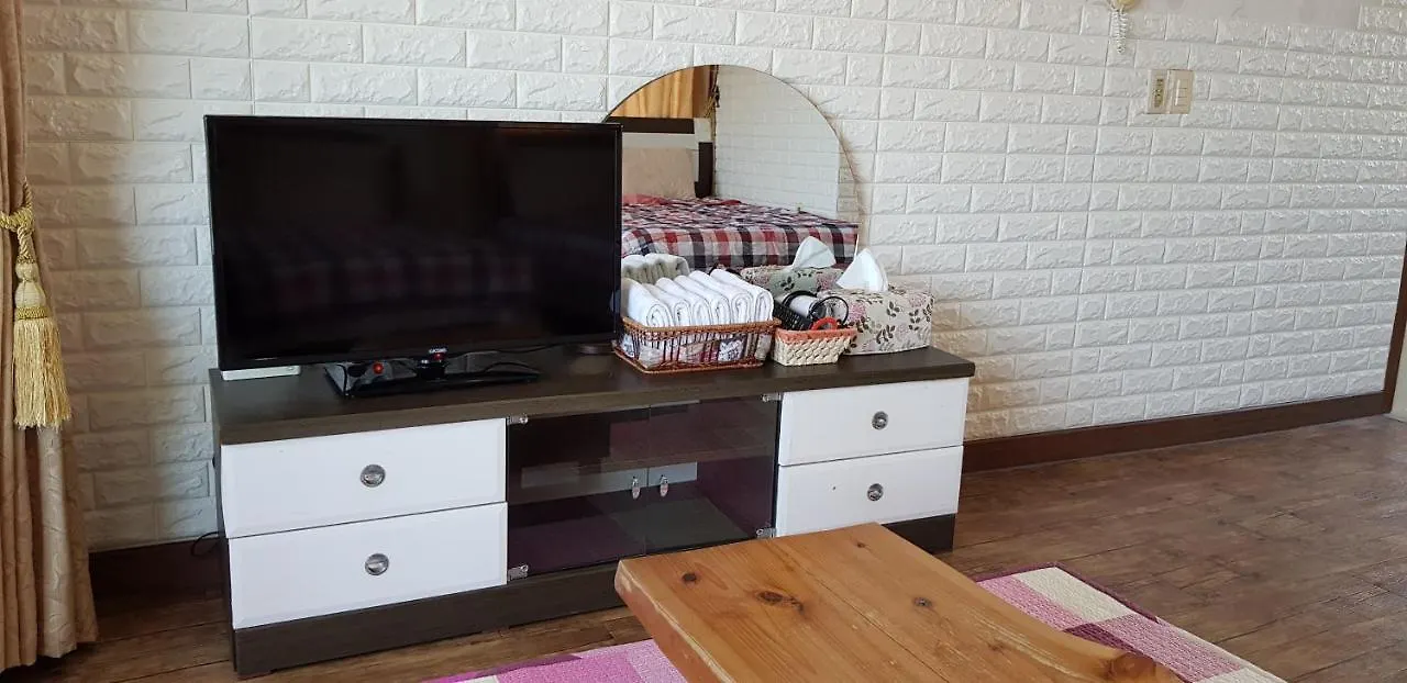 Jun House Hostel Jeju