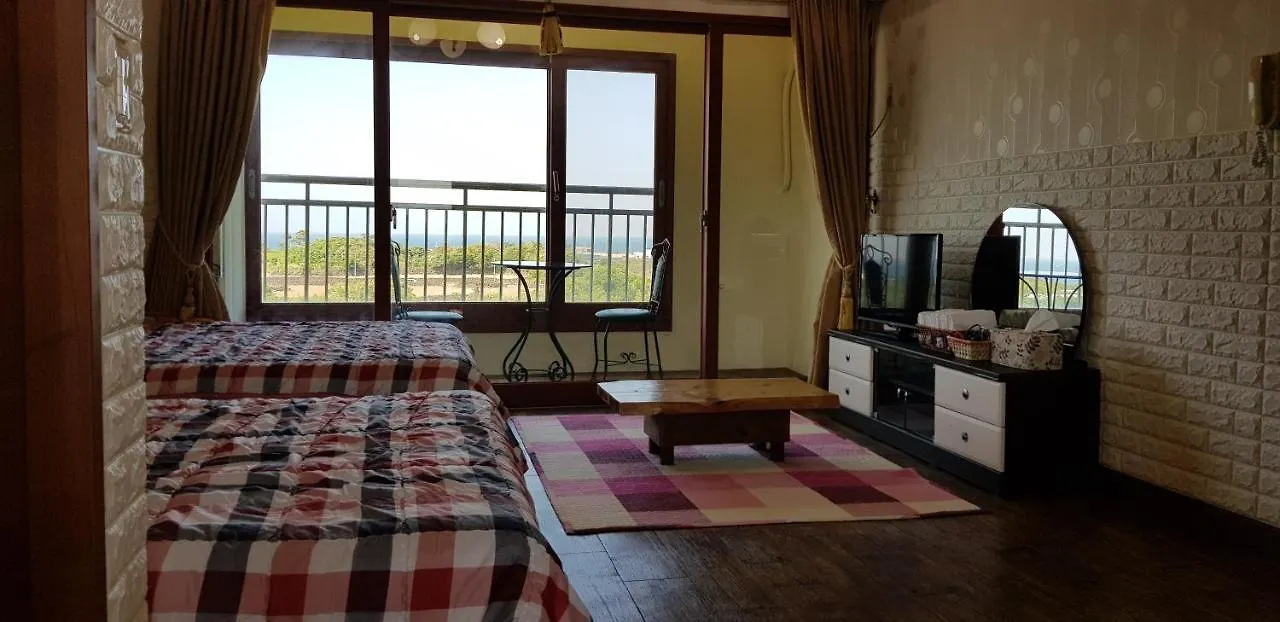Jun House Hostel Jeju
