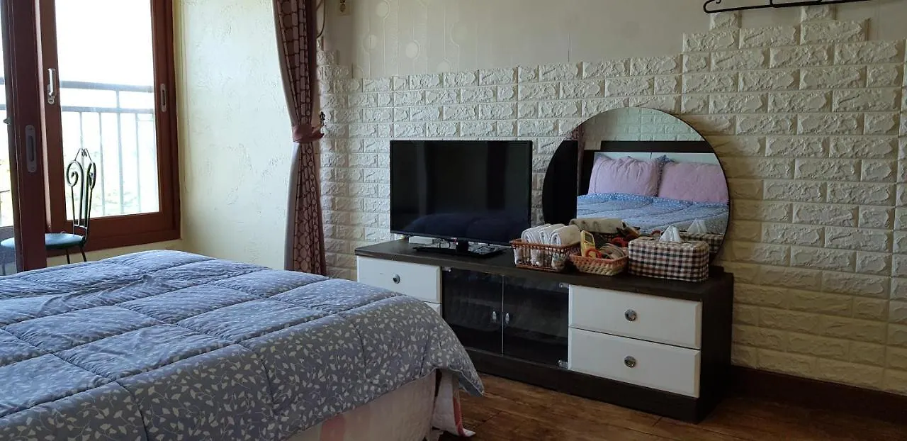 Jun House Hostel Jeju